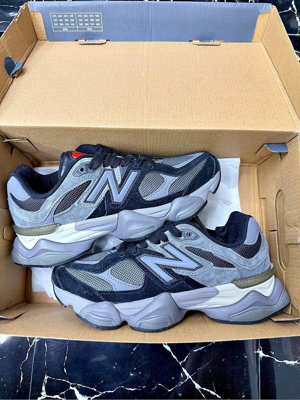 New Balance 9060 Gray